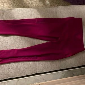 Fabletics capri magenta leggings with pockets